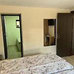 бадови 게스트하우스 *
